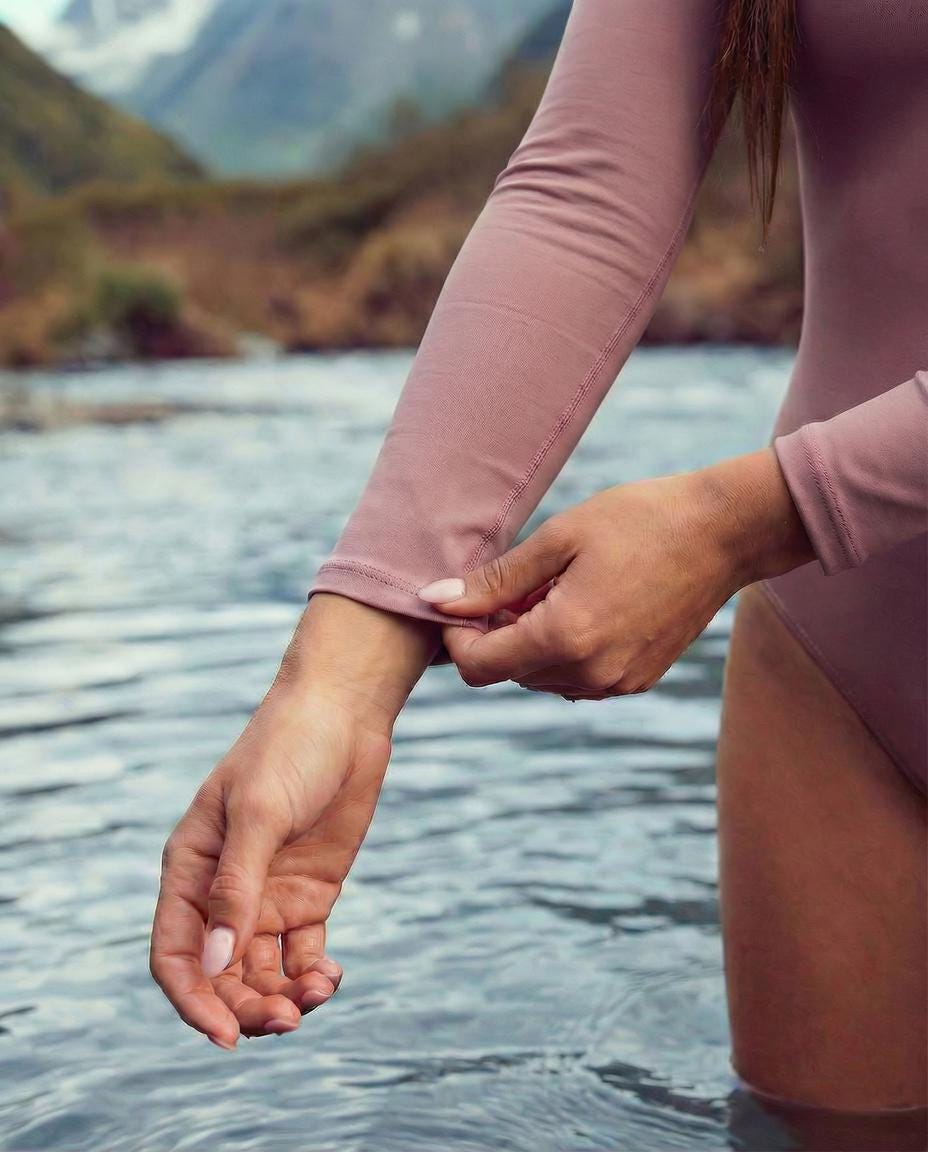 One-Piece Long-Sleeve Crew-Neck Back-Zipper Swimsuit, Lightweight Nature-Inspired Sporty Surf Swimwear, Soft Chest-Pads