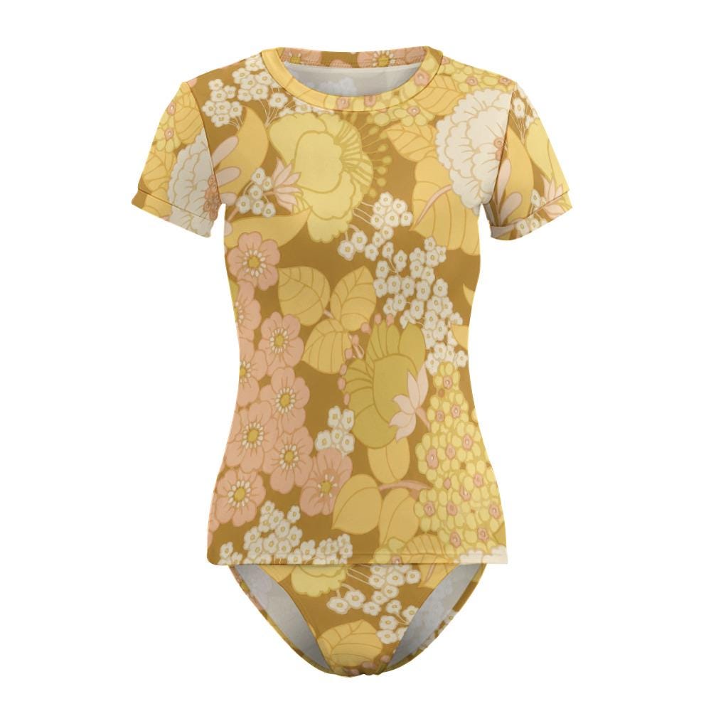 Chic Minimalist Tankini – Stylish Short Sleeve Rash-Guard Swim-Top & Briefs Swimsuit | Retro Yellow Florals