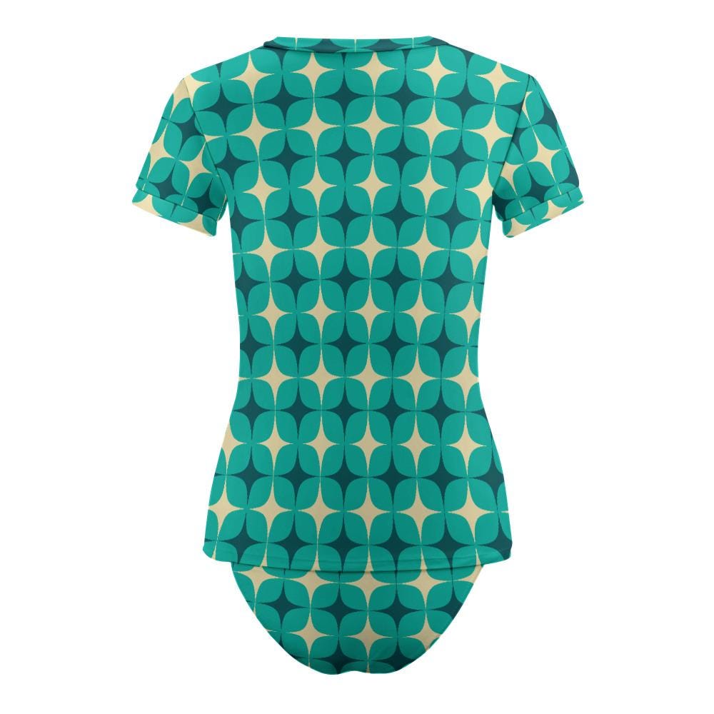 Chic Minimalist Tankini – Stylish Short Sleeve Rash-Guard Swim-Top & Briefs Swimsuit | Retro Mod-Style in Blue