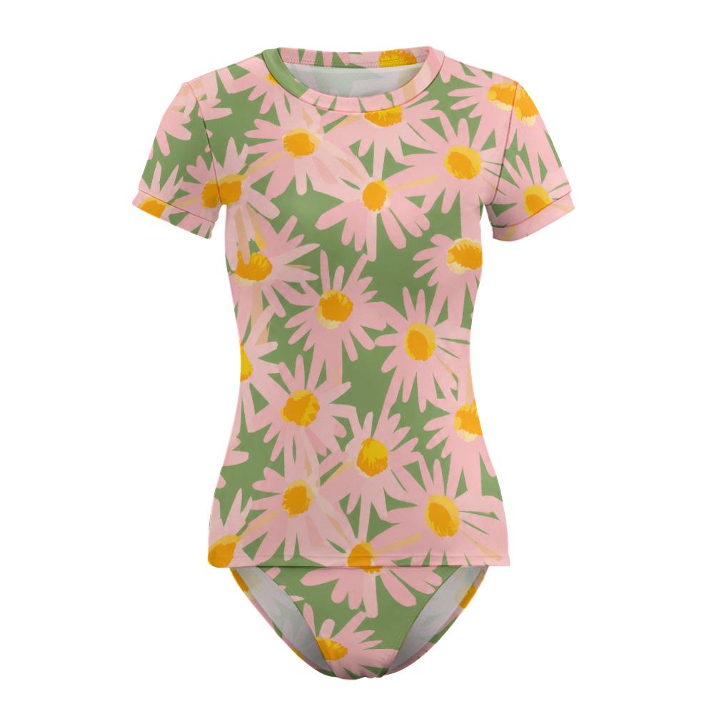 Chic Minimalist Tankini – Stylish Short Sleeve Rash-Guard Swim-Top & Briefs Swimsuit | Retro Daisies