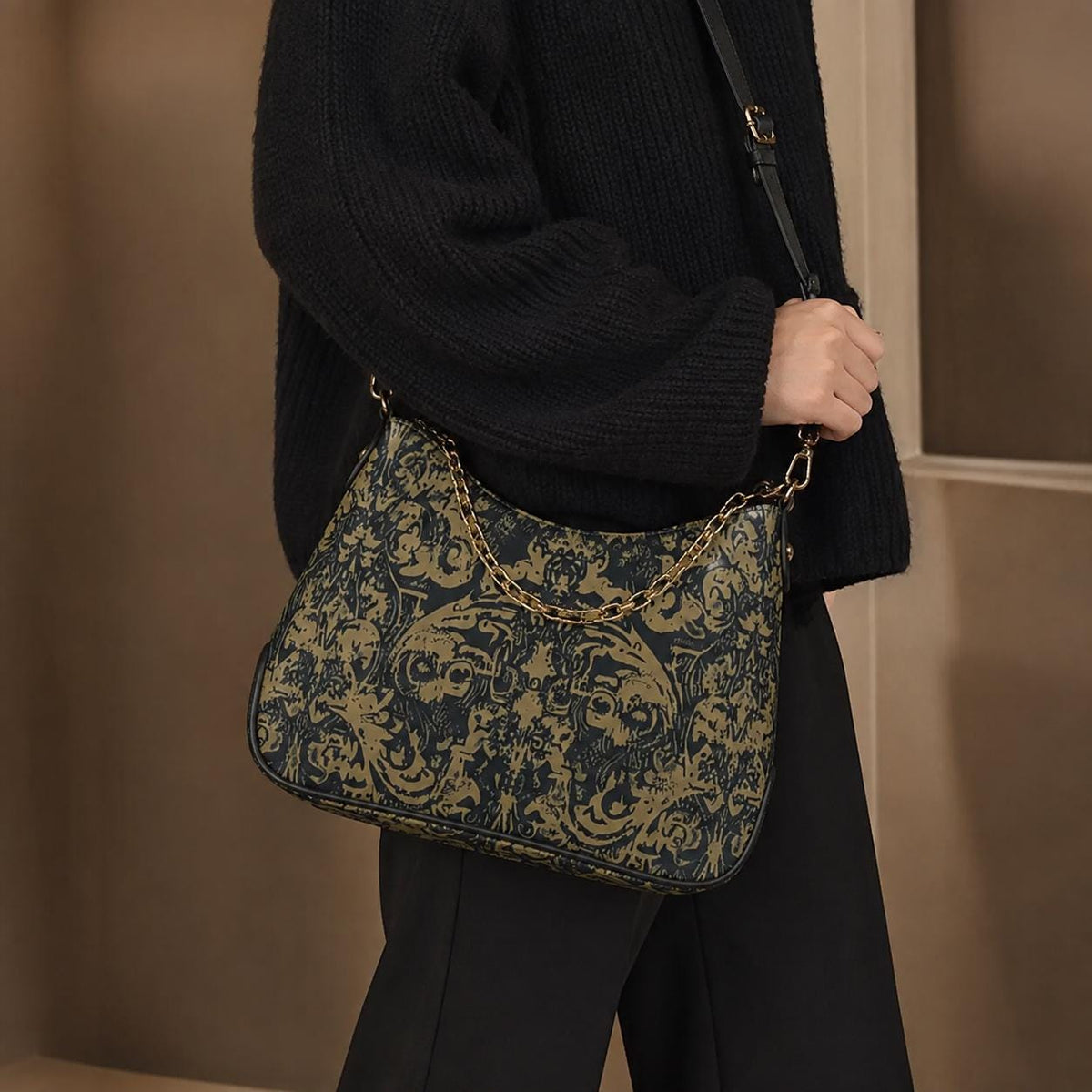 Distressed Baroque Printed Shoulder Bag, Grunge Damask Vegan Leather Handbag with Chain