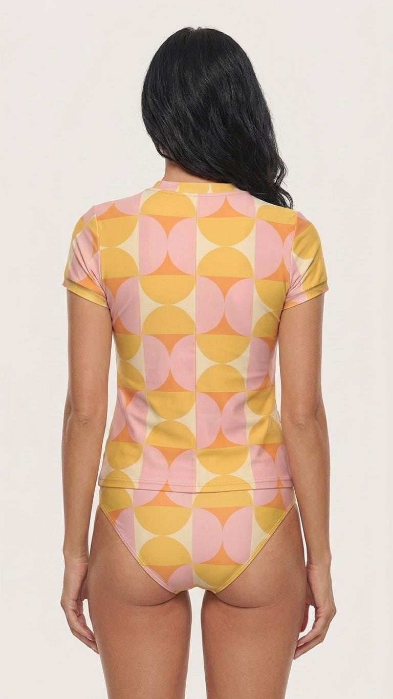 Chic Minimalist Tankini – Short Sleeve Rash-Guard Swim-Top & Briefs Swimsuit | Retro Mod-Style, Pink and Orange