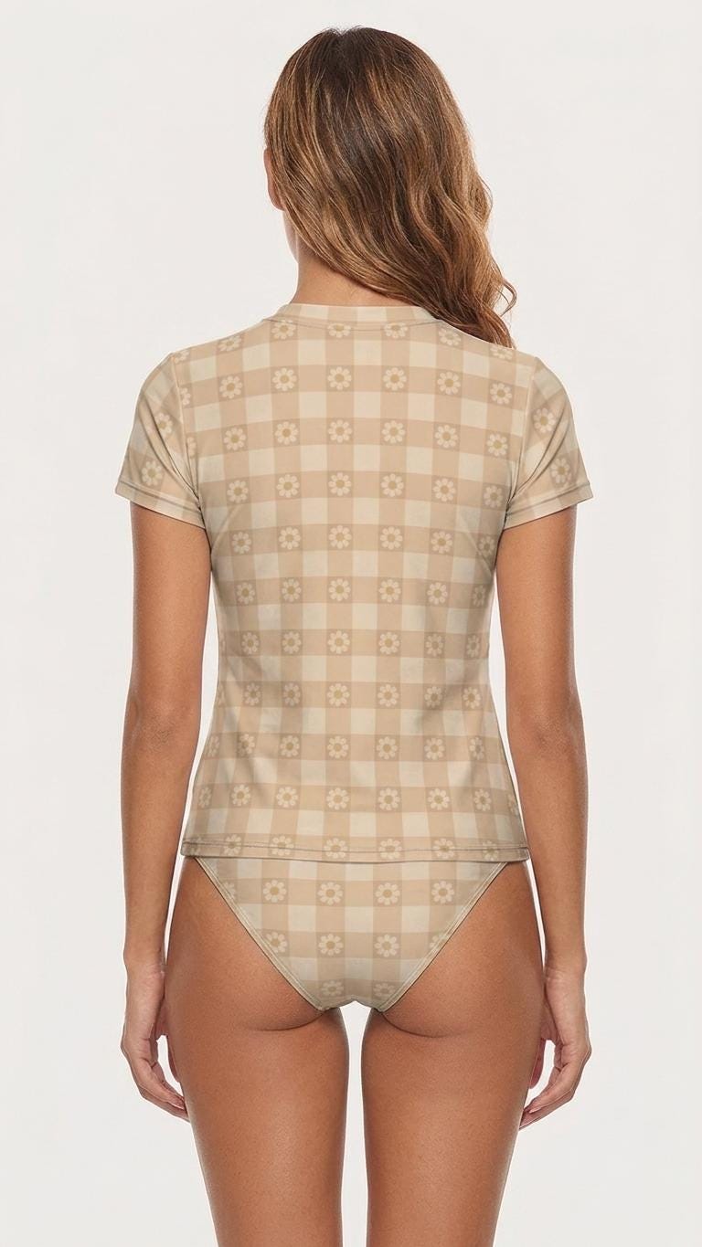 Chic Minimalist Tankini – Stylish Short-Sleeve Rash-Guard Swim-Top & Briefs Swimsuit | Retro Checks with Daisies, Beige